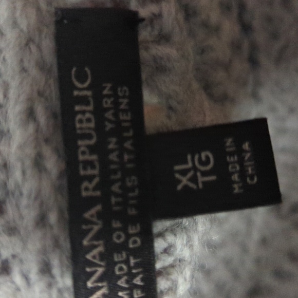 Women's Banana Republic Sweater - Picture 5 of 6